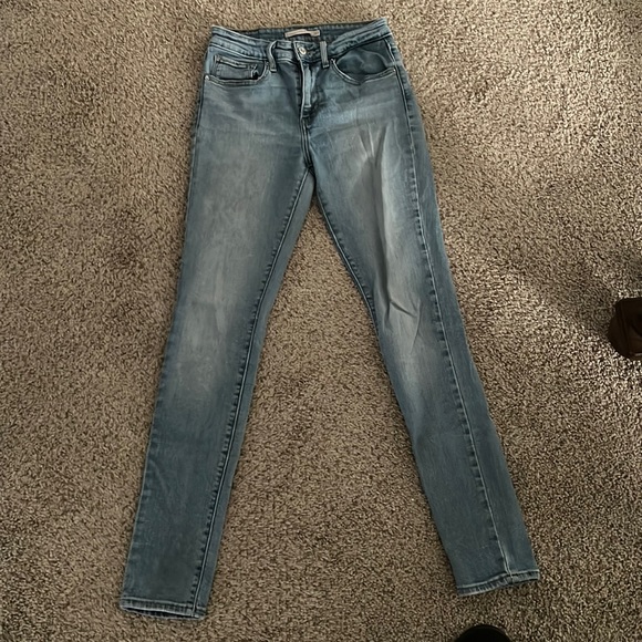 levi light wash jeans - Picture 1 of 3